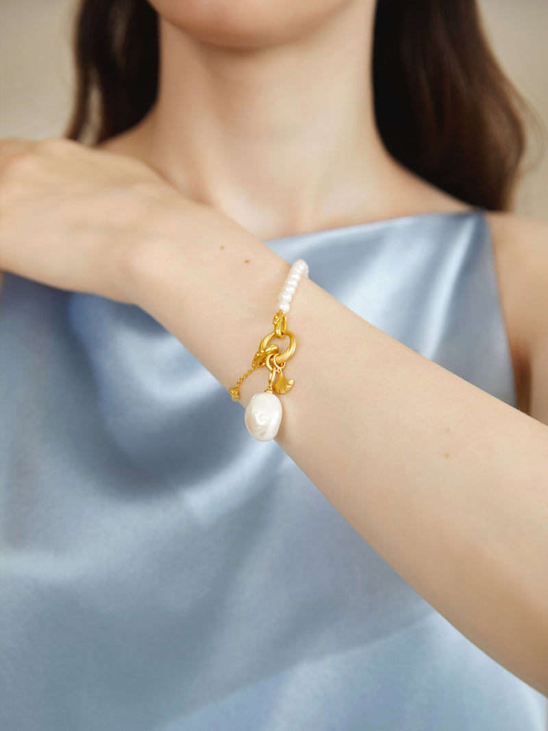 「WAVE」Asymmetrical Pearl Bracelet
