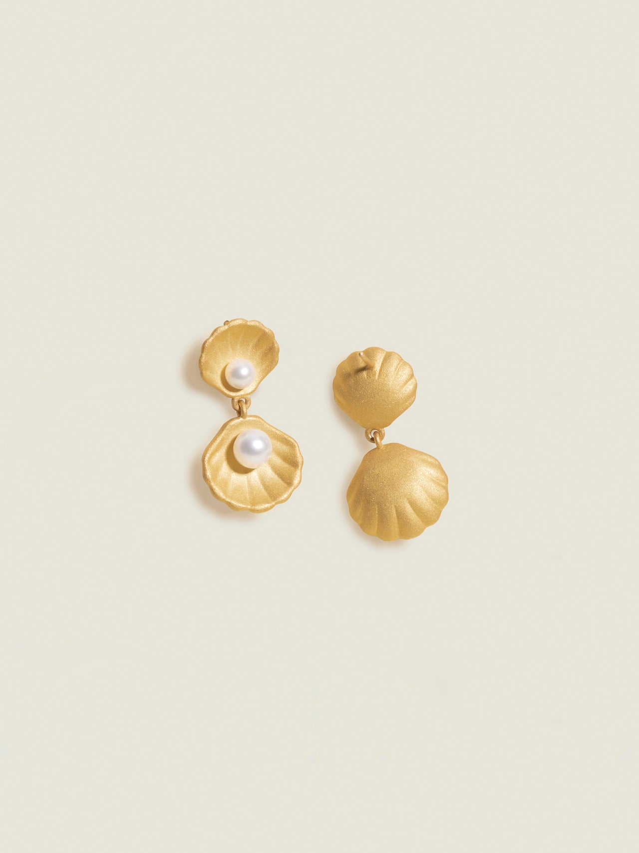 Shell Pearl Earrings