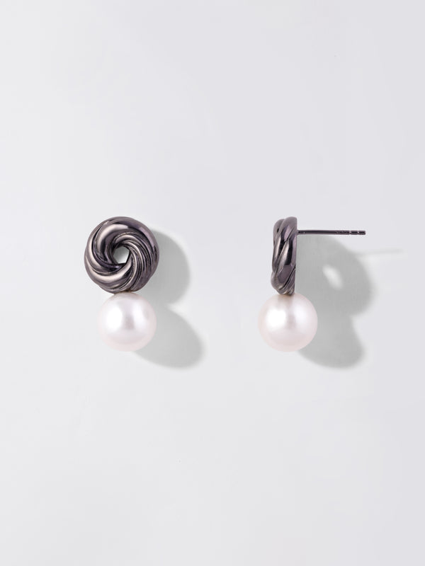 「WAVE」Heirloom Huggie Blackened Silver Pearl Earrings