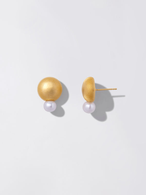 「CLASSIC」Golden Radiance Biwa Pearl Studs
